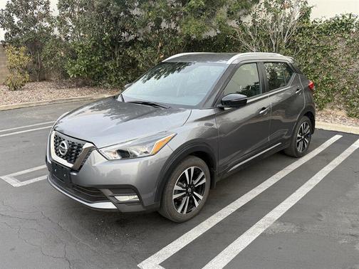2020 Nissan Kicks SR