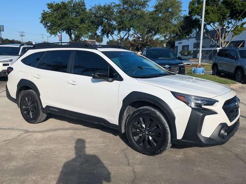 Crystal White Pearl 2023 Subaru Outback Onyx Edition XT