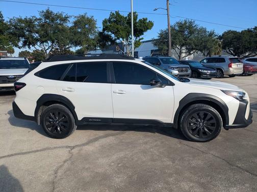 Crystal White Pearl 2023 Subaru Outback Onyx Edition XT
