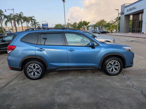Horizon Blue Pearl 2022 Subaru Forester Premium