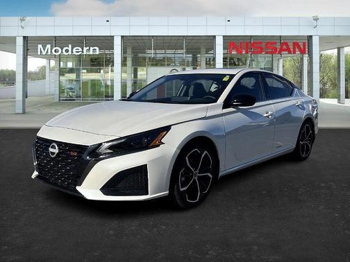 2025 Nissan Altima SR
