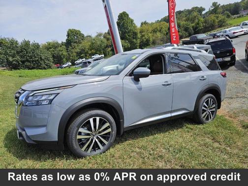 2025 Nissan Pathfinder Platinum