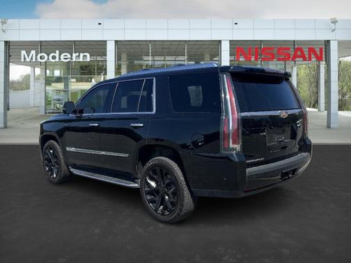 2017 Cadillac Escalade Luxury