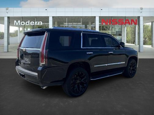 2017 Cadillac Escalade Luxury