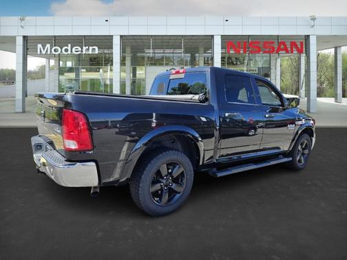 2016 RAM 1500 SLT
