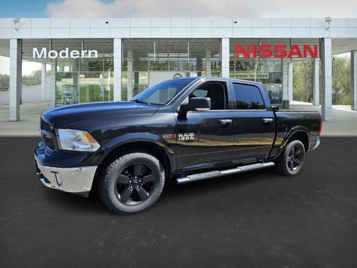 2016 RAM 1500 SLT