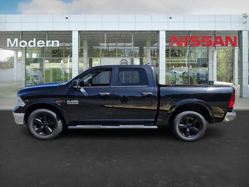 2016 RAM 1500 SLT