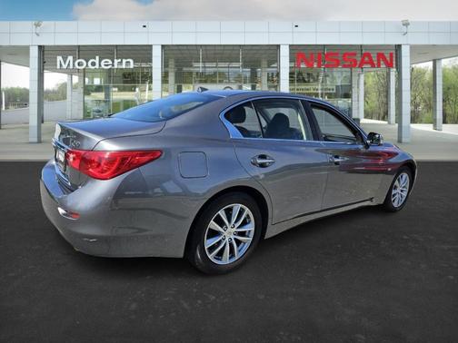 2015 INFINITI Q50 Premium