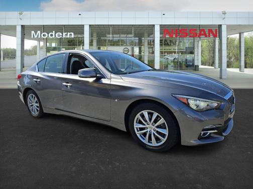 2015 INFINITI Q50 Premium