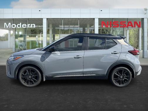 2022 Nissan Kicks SR