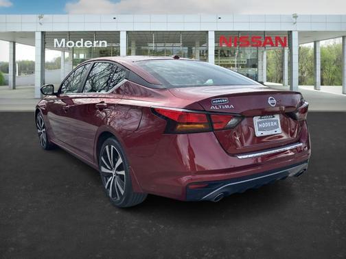 2022 Nissan Altima 2.5 SR