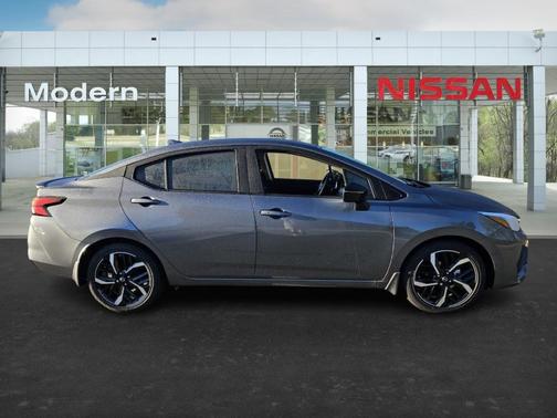 2025 Nissan Versa 1.6 SR