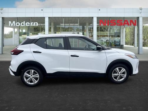 2023 Nissan Kicks S