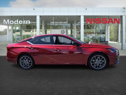 2024 Nissan Altima 2.0 SR