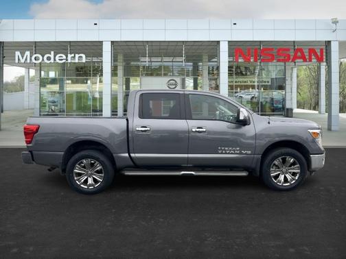 2019 Nissan Titan SL