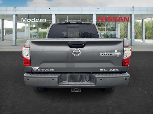2019 Nissan Titan SL