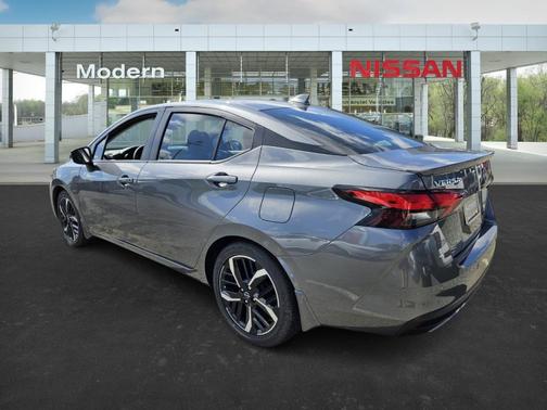 2025 Nissan Versa 1.6 SR