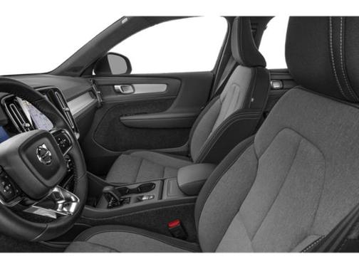 2024 Volvo XC40 B5 Plus Dark Theme