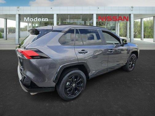2022 Toyota RAV4 Hybrid SE