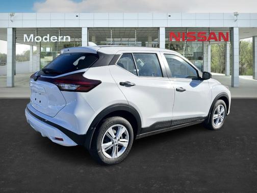 2025 Nissan Kicks Play S