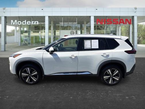 White 2021 Nissan Rogue SL
