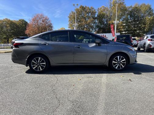 2021 Nissan Versa 1.6 SV