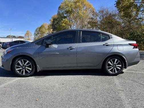 2021 Nissan Versa 1.6 SV