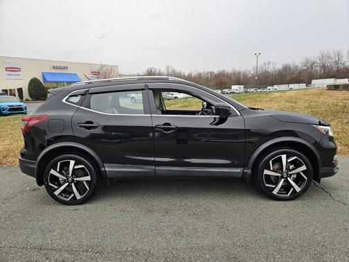 2021 Nissan Rogue Sport SL