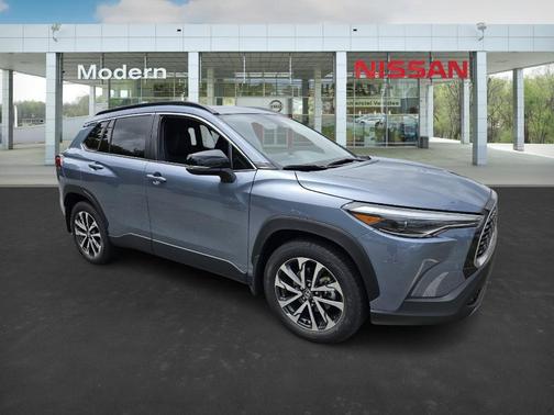 2025 Toyota Corolla Cross XLE