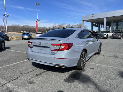 2022 Honda Accord Sport SE