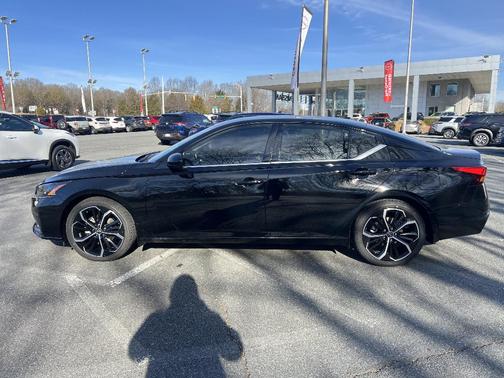 2025 Nissan Altima SR