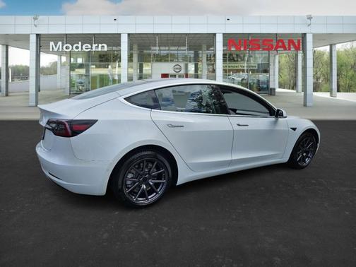 2019 Tesla Model 3 Mid Range