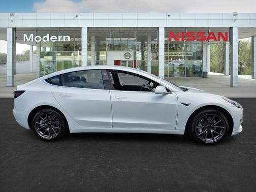 2019 Tesla Model 3 Mid Range