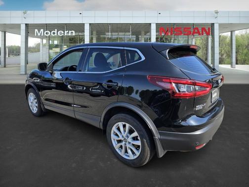 2022 Nissan Rogue Sport S