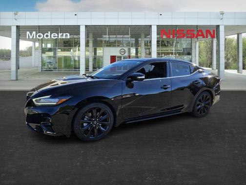 2023 Nissan Maxima SR