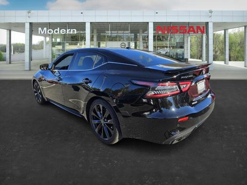 2023 Nissan Maxima SR