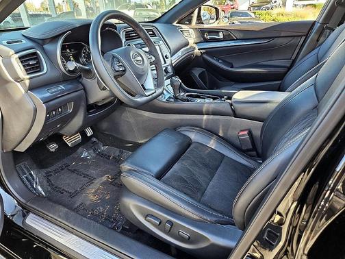 2023 Nissan Maxima SR