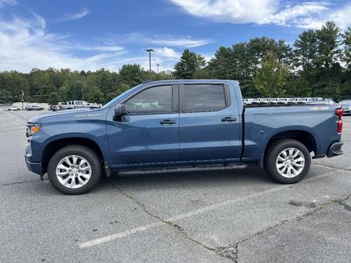2024 Chevrolet Silverado 1500 Custom