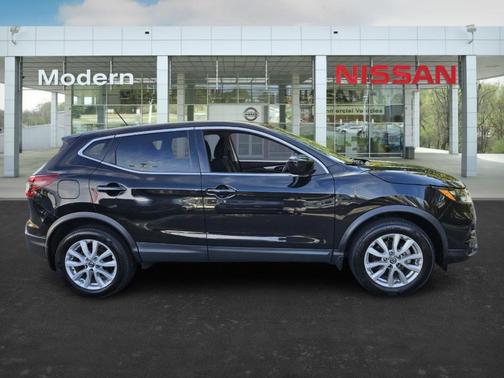 2022 Nissan Rogue Sport S