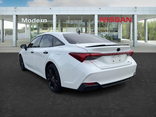 2022 Toyota Avalon Hybrid XSE Nightshade