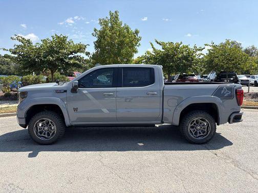 2025 GMC Sierra 1500 AT4