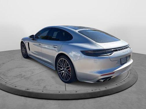 2022 Porsche Panamera 4S
