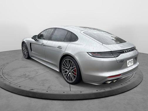 2022 Porsche Panamera 4S