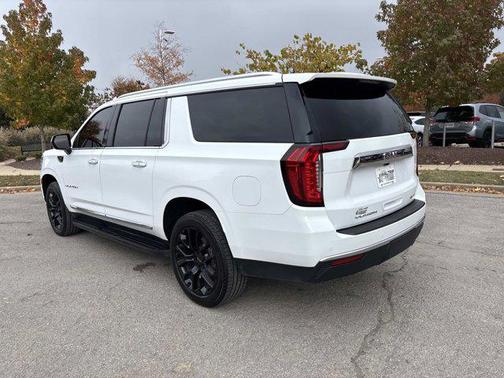 2023 GMC Yukon XL SLT
