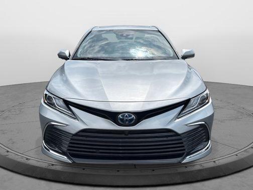 2022 Toyota Camry Hybrid XLE
