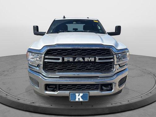 2022 RAM 2500 Tradesman Crew Cab 4x4 6'4' Box