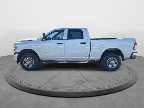 2022 RAM 2500 Tradesman Crew Cab 4x4 6'4' Box