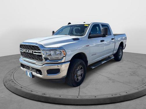 2022 RAM 2500 Tradesman Crew Cab 4x4 6'4' Box