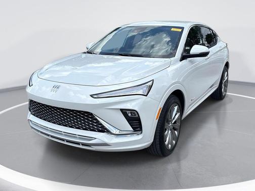 White Frost Tricoat 2026 Buick Envista Avenir FWD