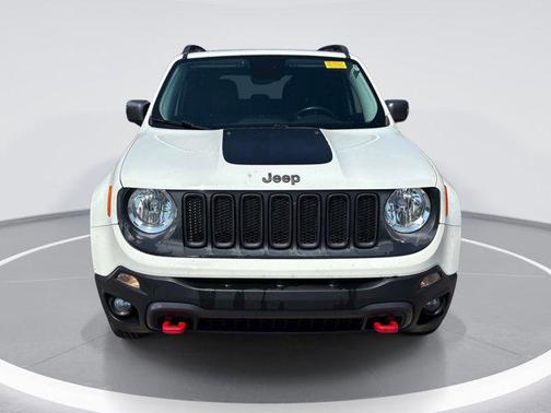 Alpine White 2016 Jeep Renegade Trailhawk